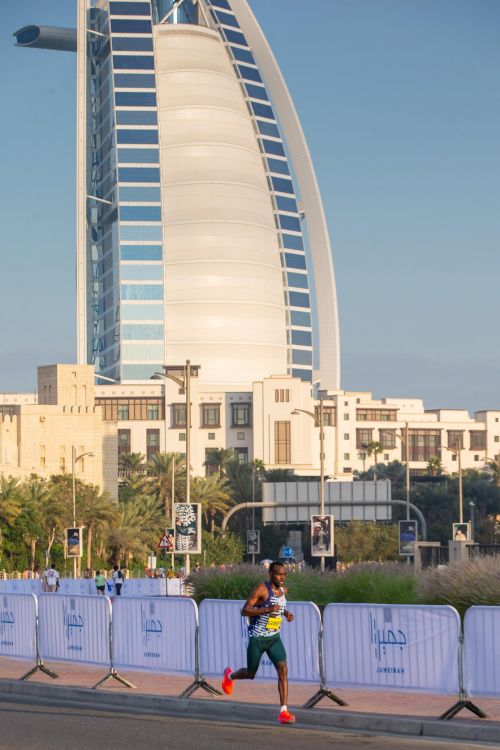 Foto offerta MARATONA DI DUBAI | 42K,10K, immagini dell'offerta MARATONA DI DUBAI | 42K,10K di Ovunque viaggi.